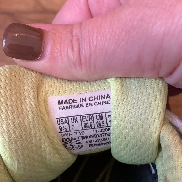 Reebok Smooth Fit Play Dry Grey/White/Yellow Sneakers 9.5 EUC - Picture 5 of 9